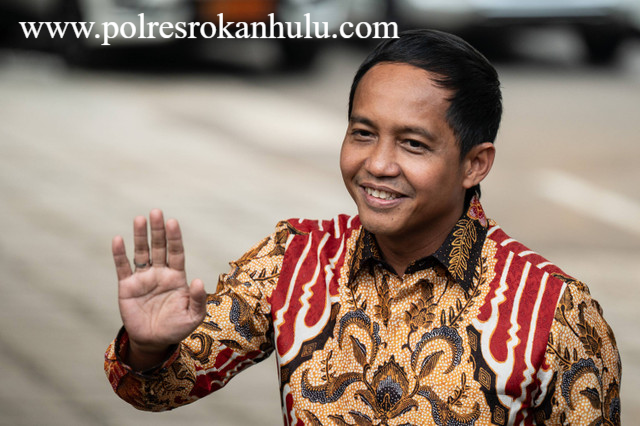 Menteri Kehutanan Raja Juli Antoni